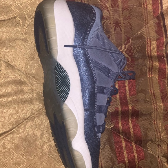 air Jordan 11 low - Picture 6 of 8